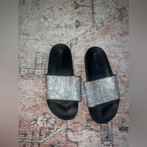 WHITE FOX - Sparkle slides!